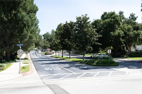 $575,000 | 26311 Green Terrace Drive, Newhall, CA 91321