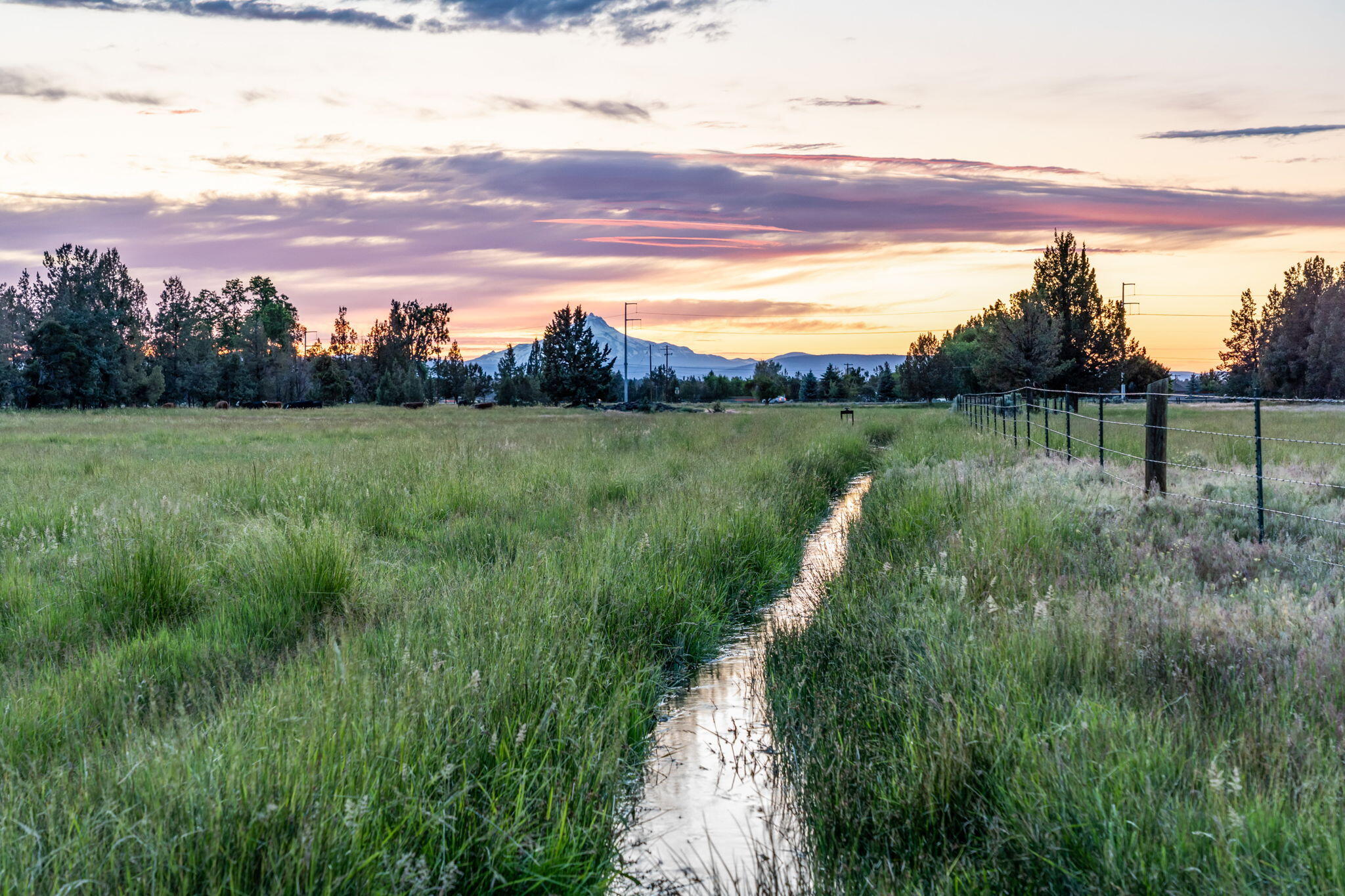 580 Southwest 67th Street Redmond, OR 97756 - Photo 10 of 18 2025_06_12_510_sw_67th_st_rdm_twilight-3