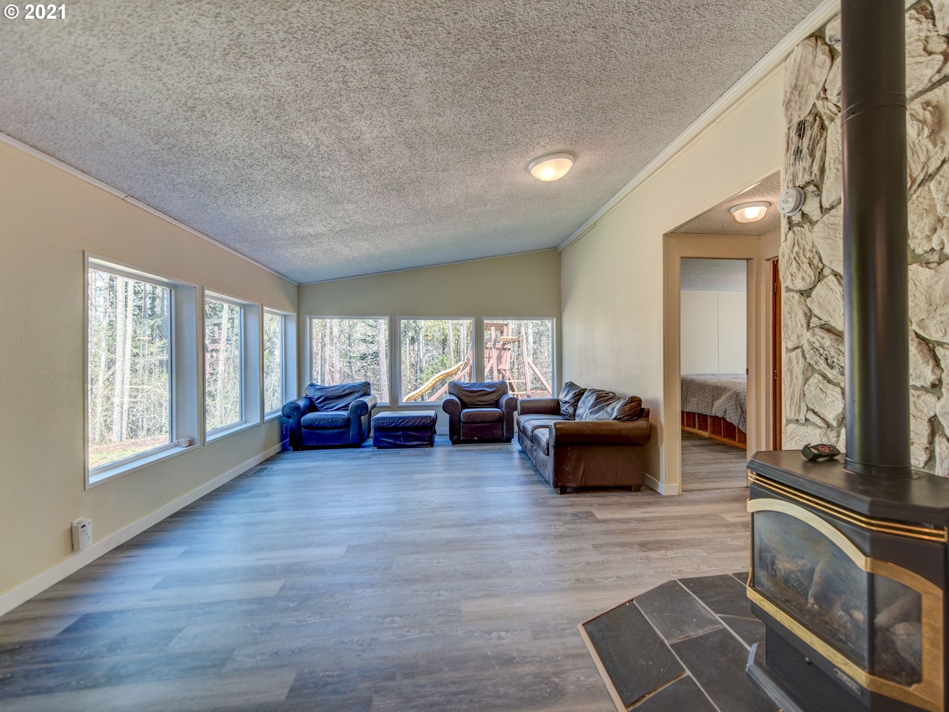 30633 Koinonia Road Eugene, OR 97405 - Photo 12 of 32 Gallery Image 12