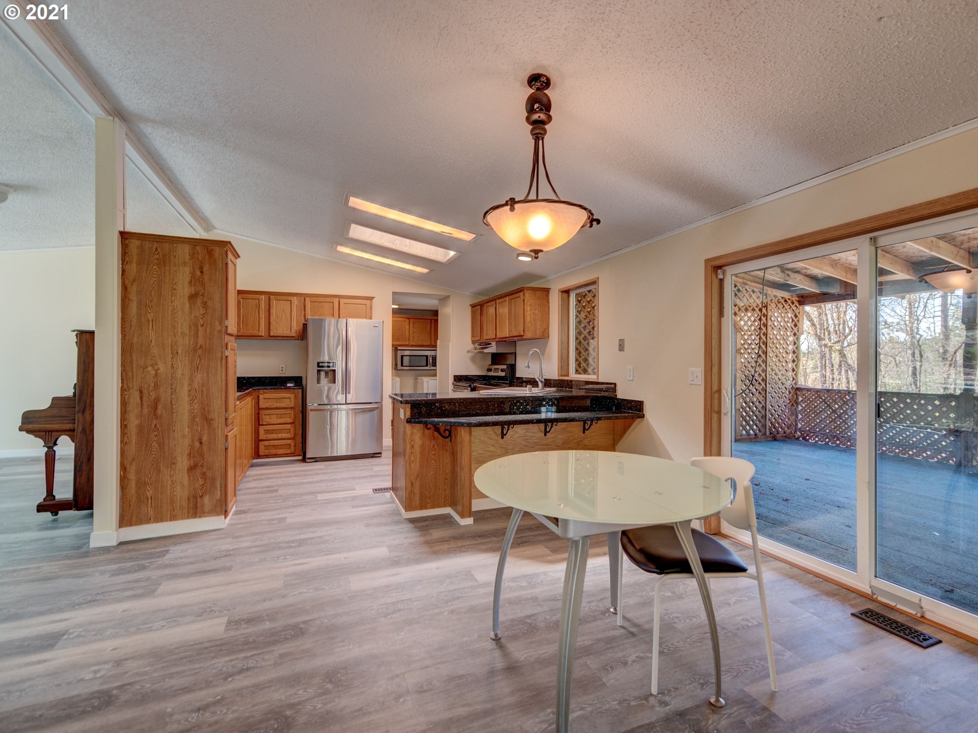 30633 Koinonia Road Eugene, OR 97405 - Photo 5 of 32 Gallery Image 5