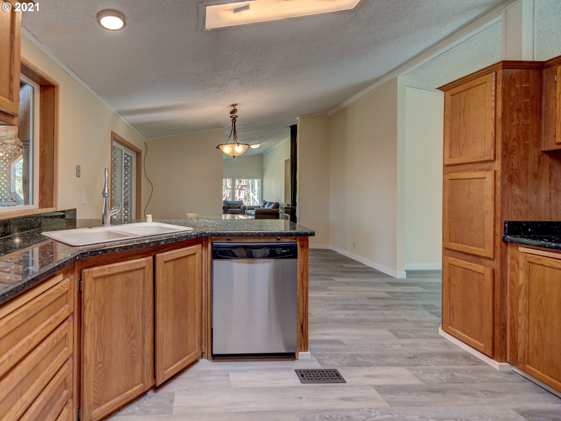30633 Koinonia Road Eugene, OR 97405 - Photo 8 of 32 Gallery Image 8