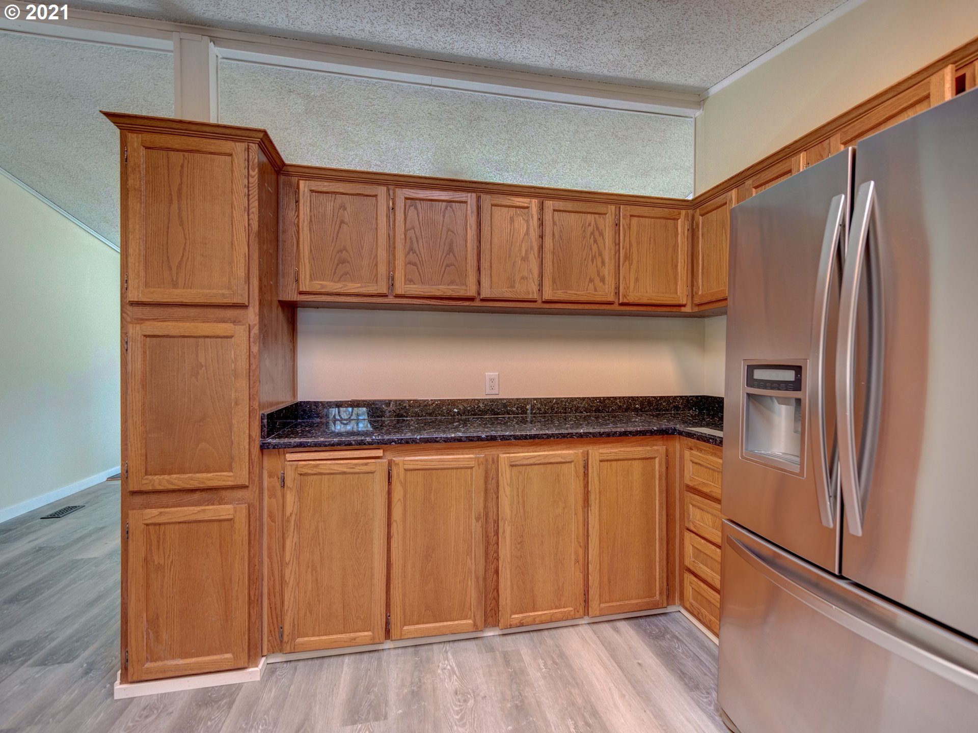 30633 Koinonia Road Eugene, OR 97405 - Photo 9 of 32 Gallery Image 9