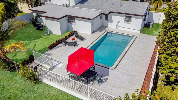 $3,200 | 980 West 45th Place, Unit 1, Hialeah, FL 33012