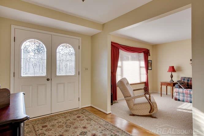 560 Pinehurst Drive Rochester Hills, MI 48309 - Photo 5 of 31