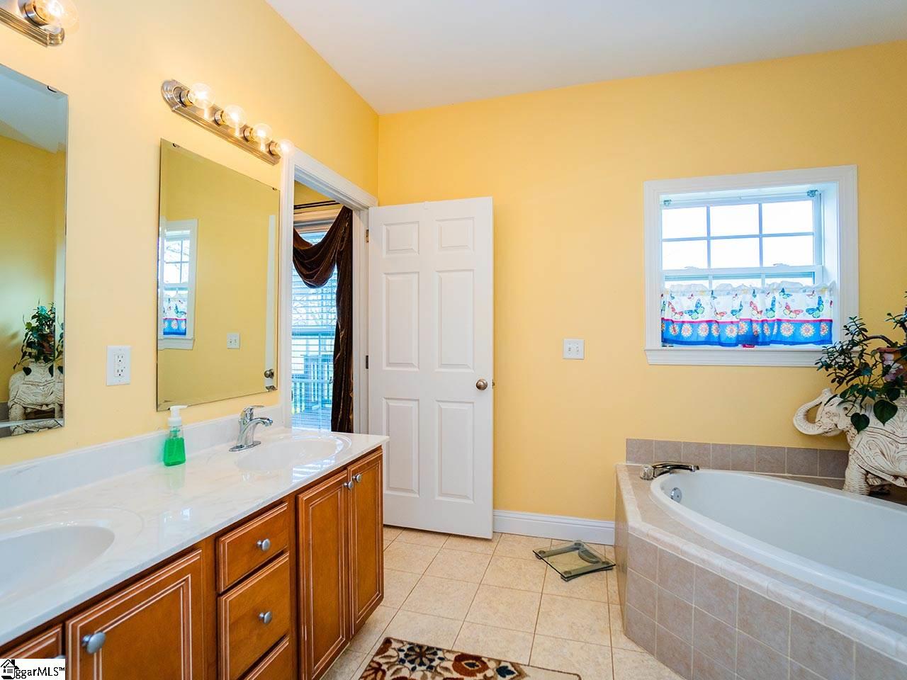 5558 Greenpond Road Gray Court, SC 29645 - Photo 24 of 36 Gallery Image 24