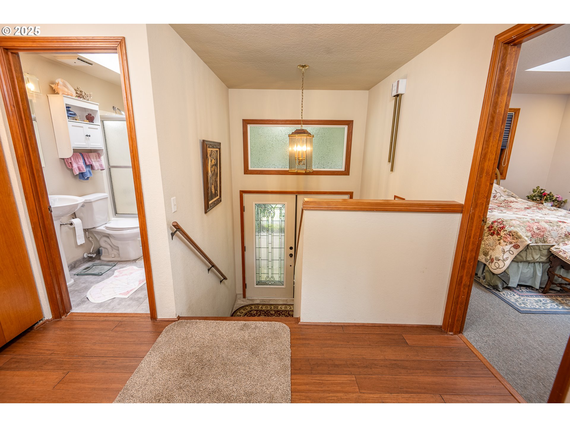 10927 East Mapleton Road Mapleton, OR 97453 - Photo 20 of 47 a view of a living room