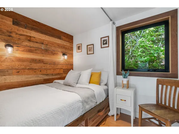 $699,000 | 183 Condit Drive, White Salmon, WA 98672