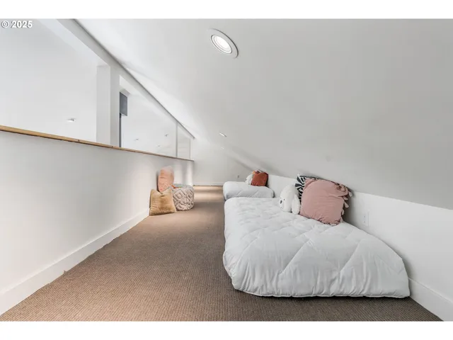 $765,000 | 183 Condit Drive, White Salmon, WA 98672