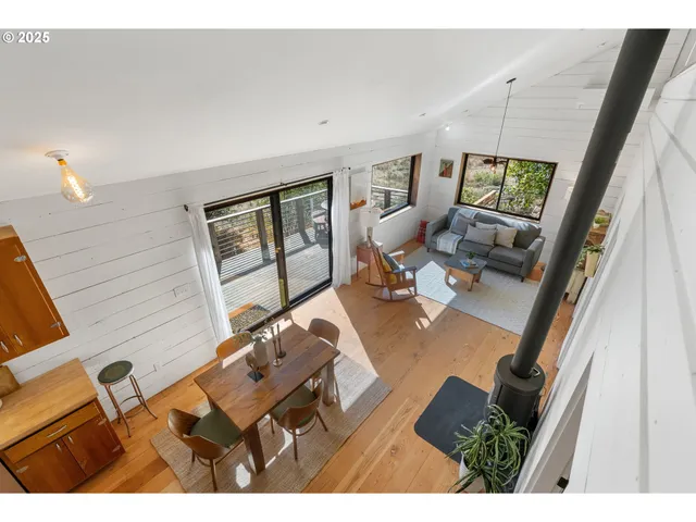 $765,000 | 183 Condit Drive, White Salmon, WA 98672