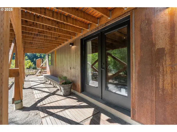 $699,000 | 183 Condit Drive, White Salmon, WA 98672