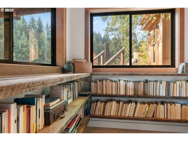 $765,000 | 183 Condit Drive, White Salmon, WA 98672