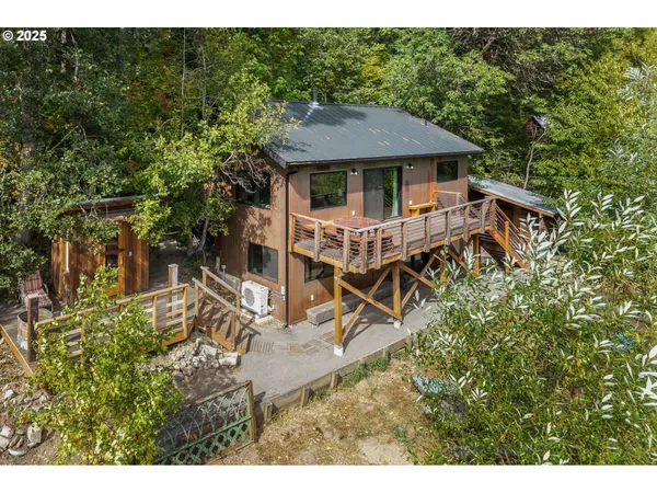 $699,000 | 183 Condit Drive, White Salmon, WA 98672