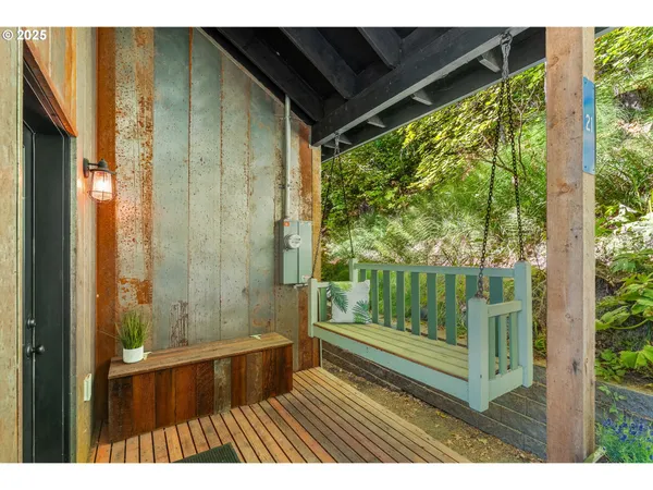 $699,000 | 183 Condit Drive, White Salmon, WA 98672