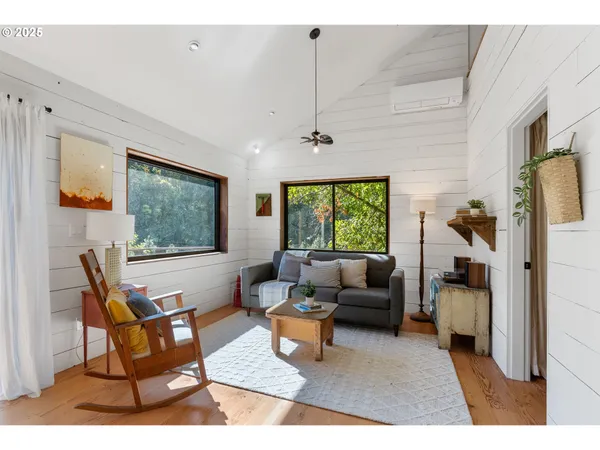 $699,000 | 183 Condit Drive, White Salmon, WA 98672