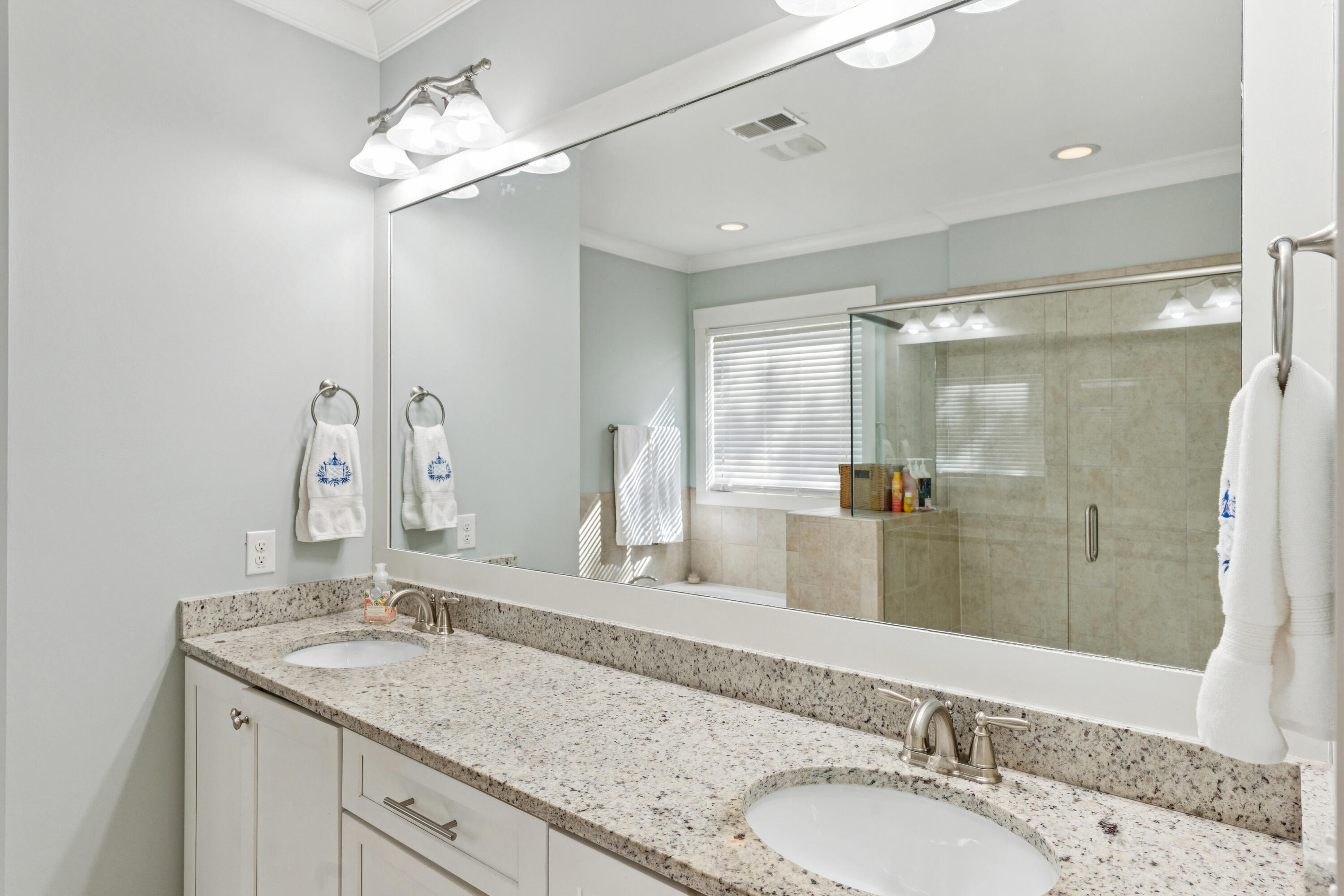 1851 Delacourt Avenue Mount Pleasant, SC 29466 - Photo 17 of 35 1851DelacourtAve-KeenEyeMarketing-034