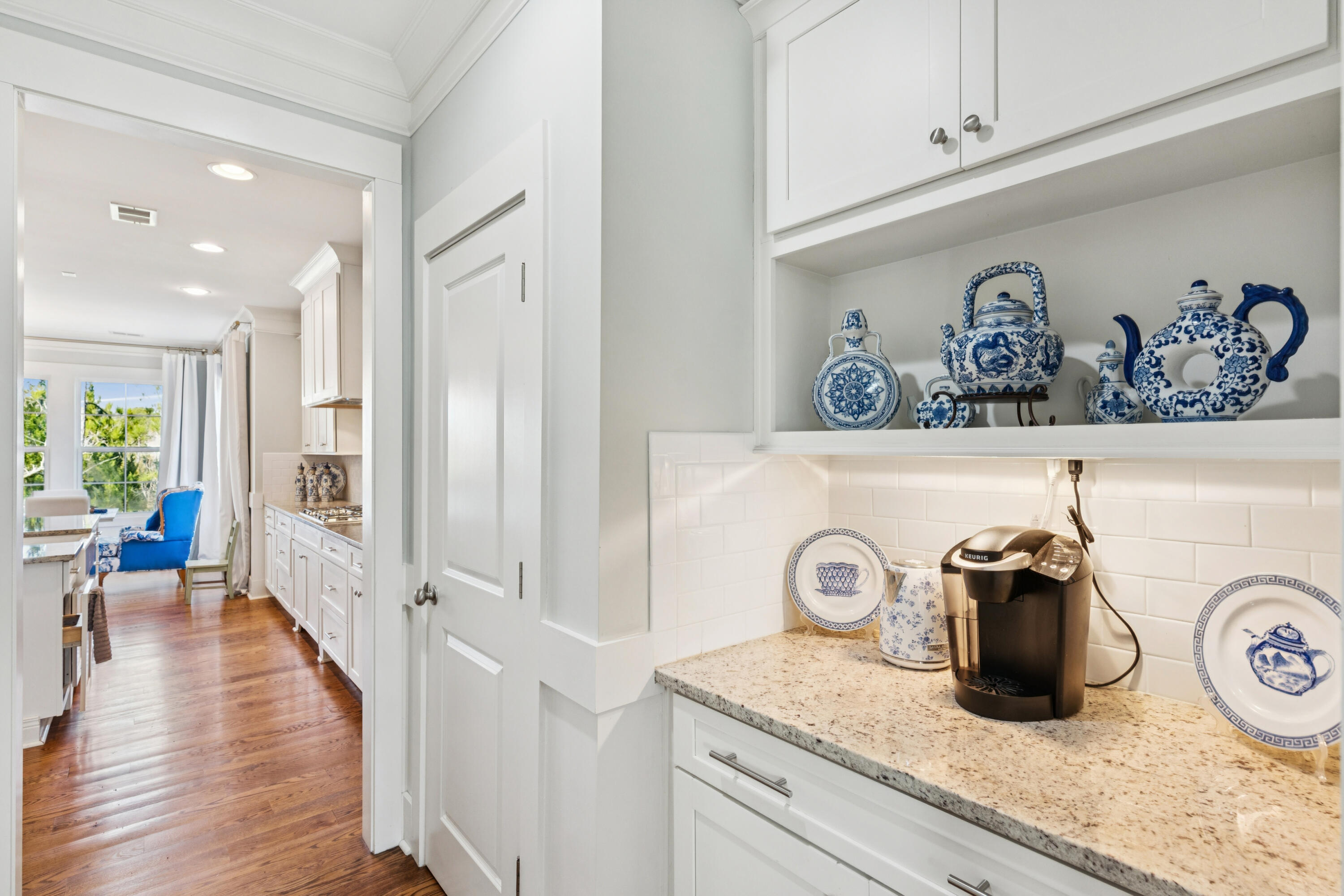 1851 Delacourt Avenue Mount Pleasant, SC 29466 - Photo 8 of 35 1851DelacourtAve-KeenEyeMarketing-016