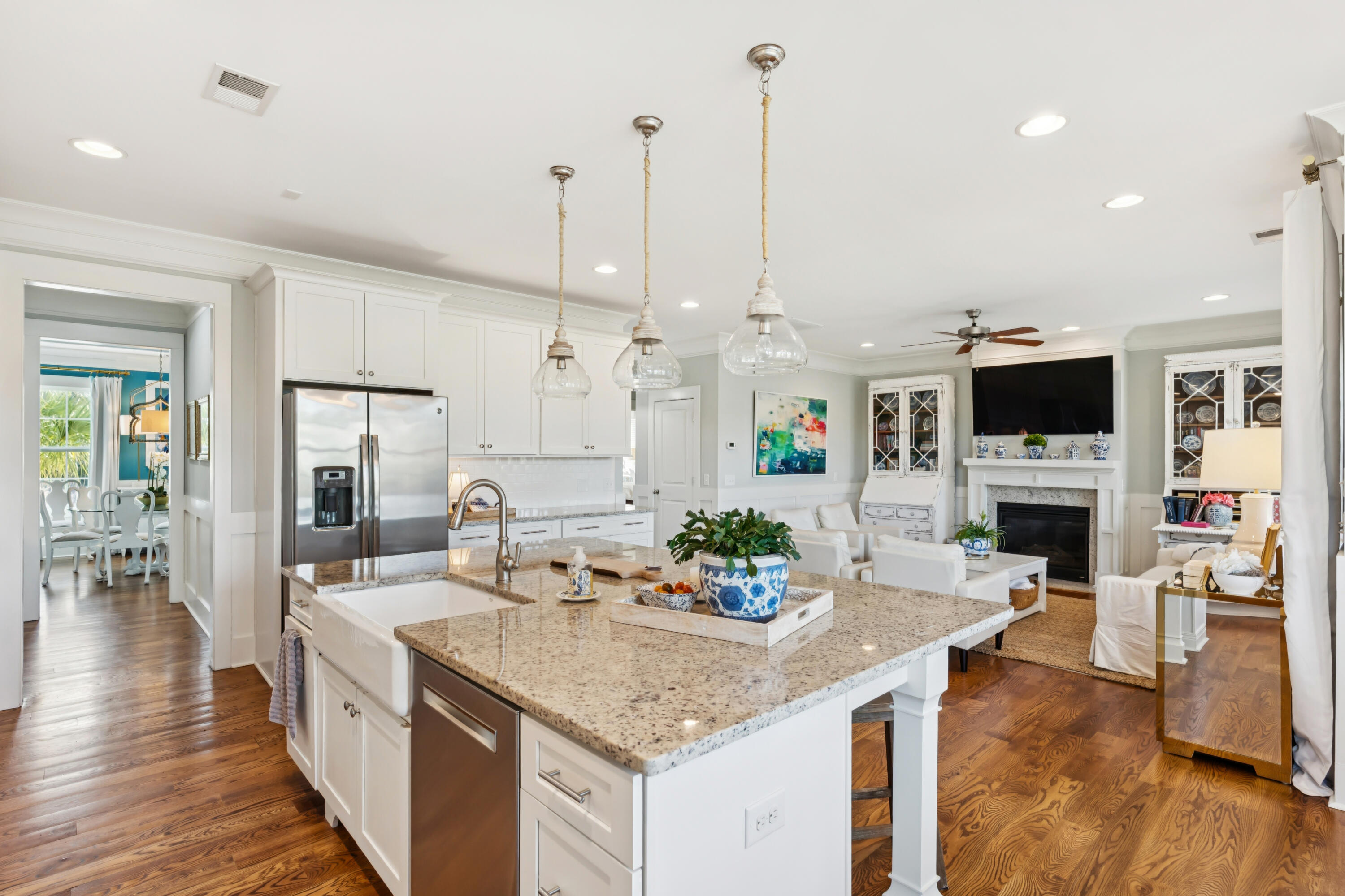 1851 Delacourt Avenue Mount Pleasant, SC 29466 - Photo 10 of 35 1851DelacourtAve-KeenEyeMarketing-018