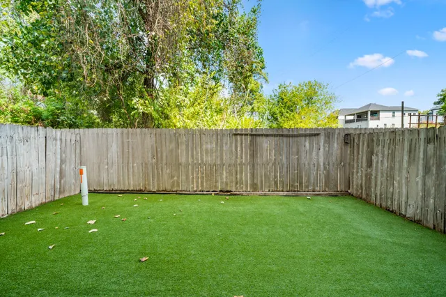 $2,950 | 1726 Stacy Falls, Houston, TX 77008