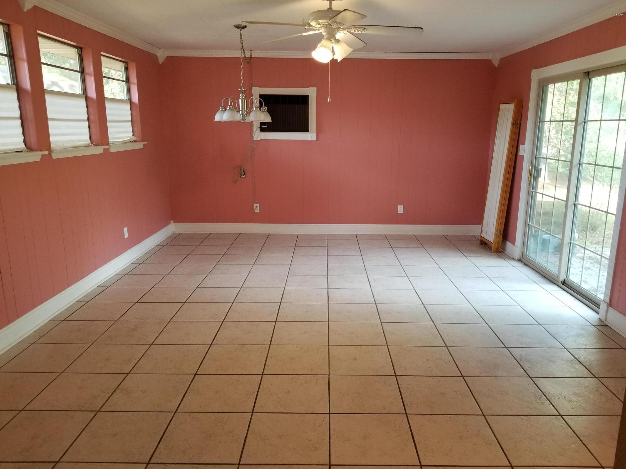 2104 Millswood Road Picayune, MS 39466 - Photo 12 of 39 SunRm/Family Rm/Dining Rm