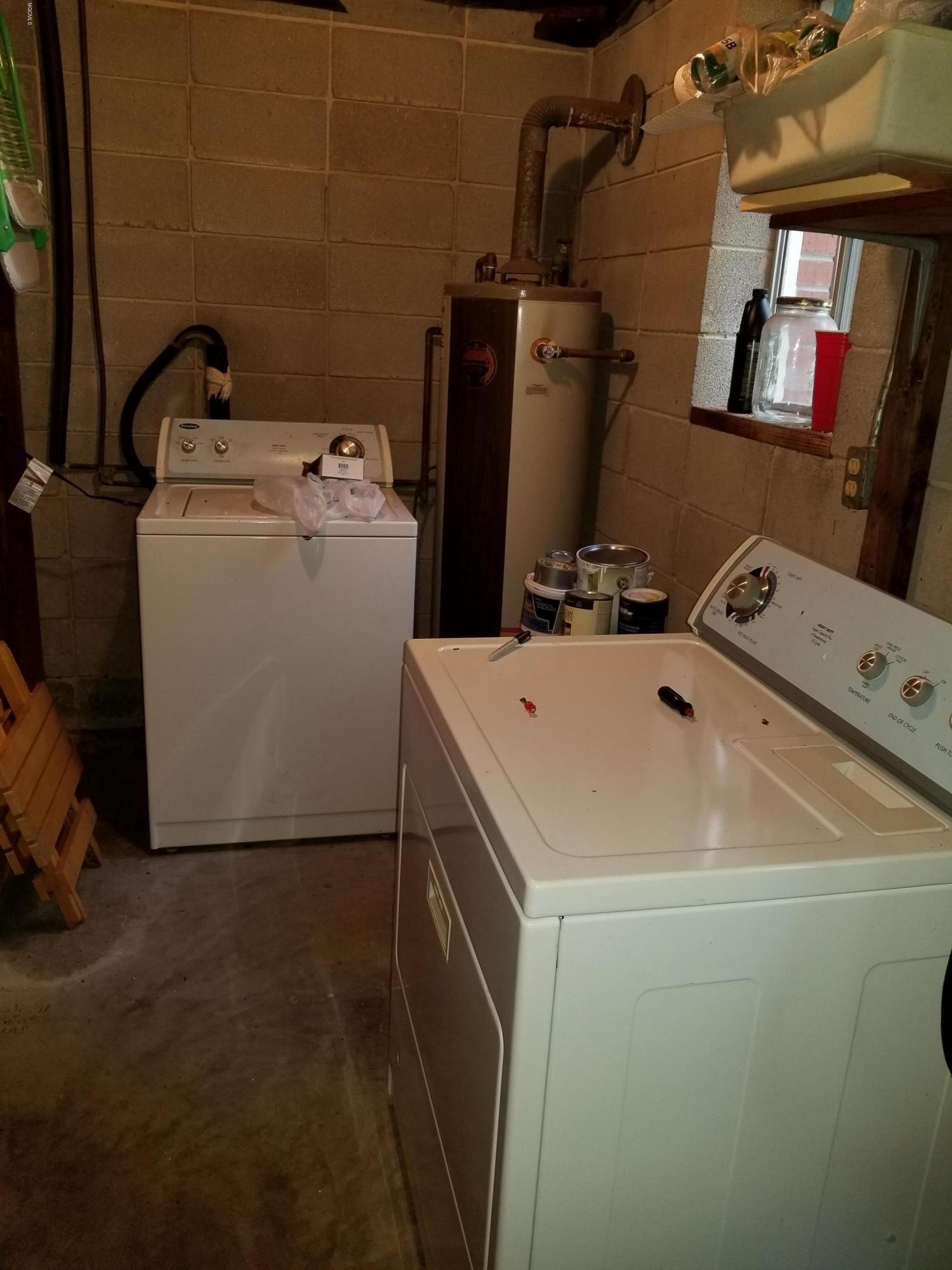 2104 Millswood Road Picayune, MS 39466 - Photo 37 of 39 Laundry/Utility Rm