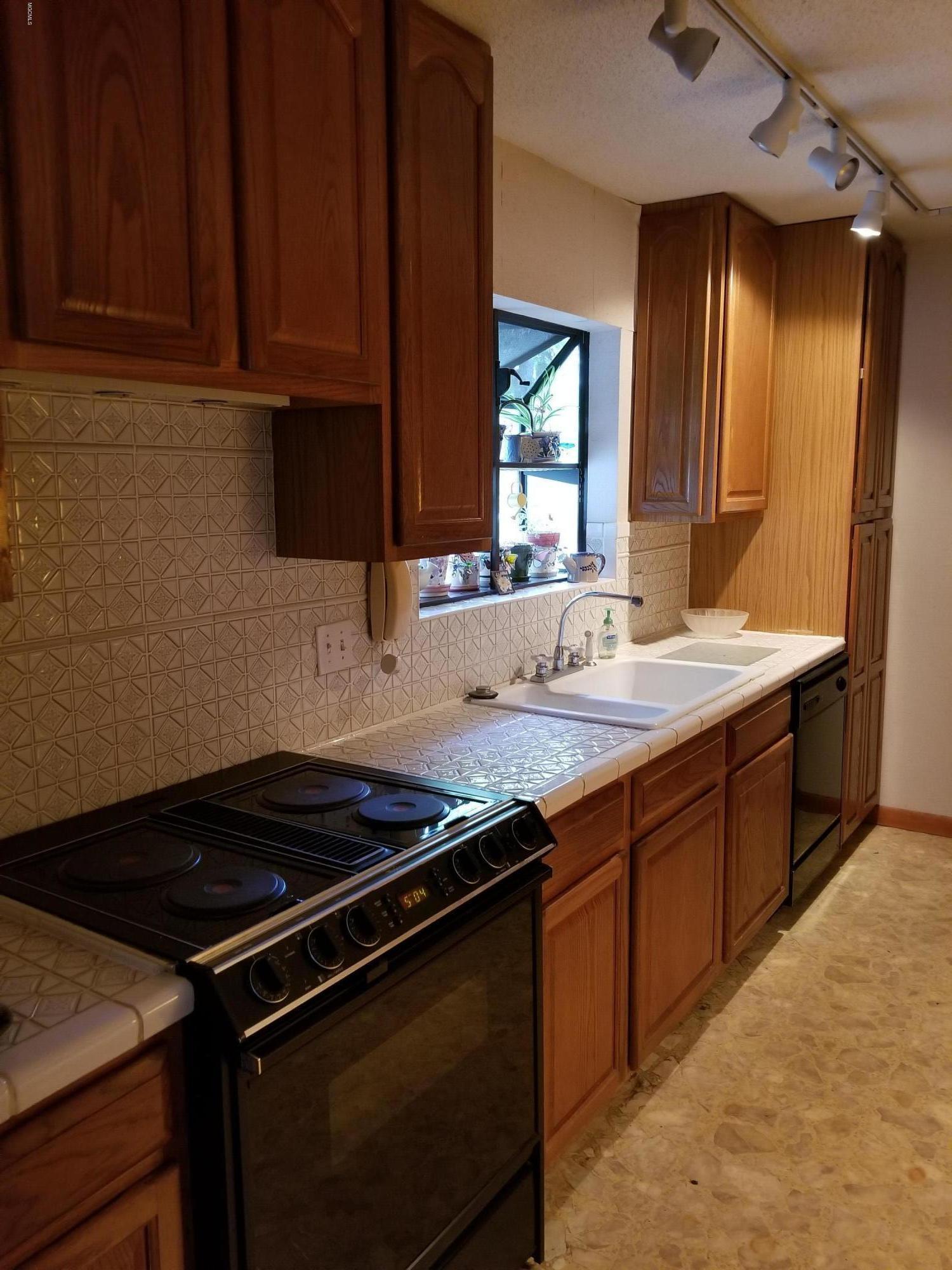2104 Millswood Road Picayune, MS 39466 - Photo 7 of 39 Kitchen