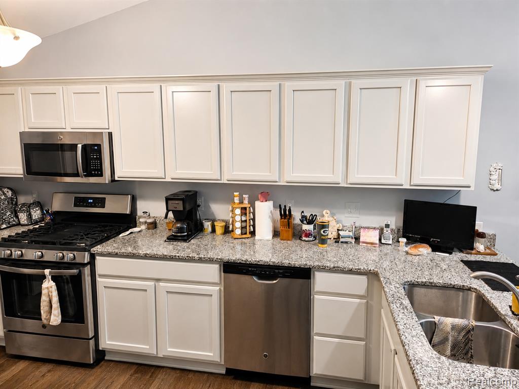 1884 Egret Pointe Howell, MI 48843 - Photo 10 of 29