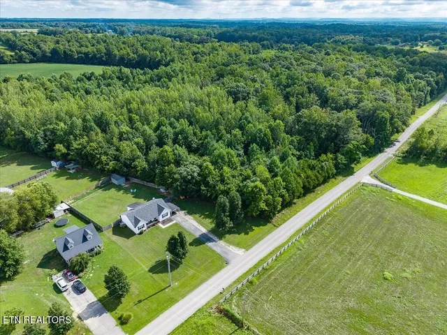 $285,000 | 6775 Thomas Twin Oak Road, Baxter, TN 38544