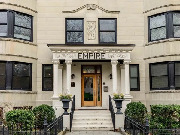 $6,500 | 1471 Beacon Street, Unit 10(PH), Brookline, MA 02446