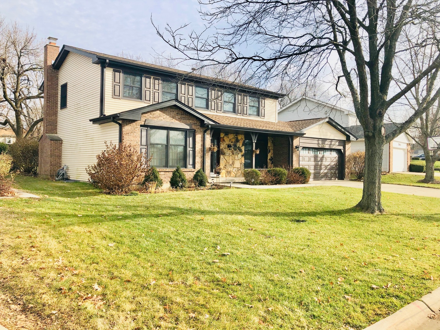 2856 Sun Valley Road Lisle, IL 60532 - Photo 2 of 32