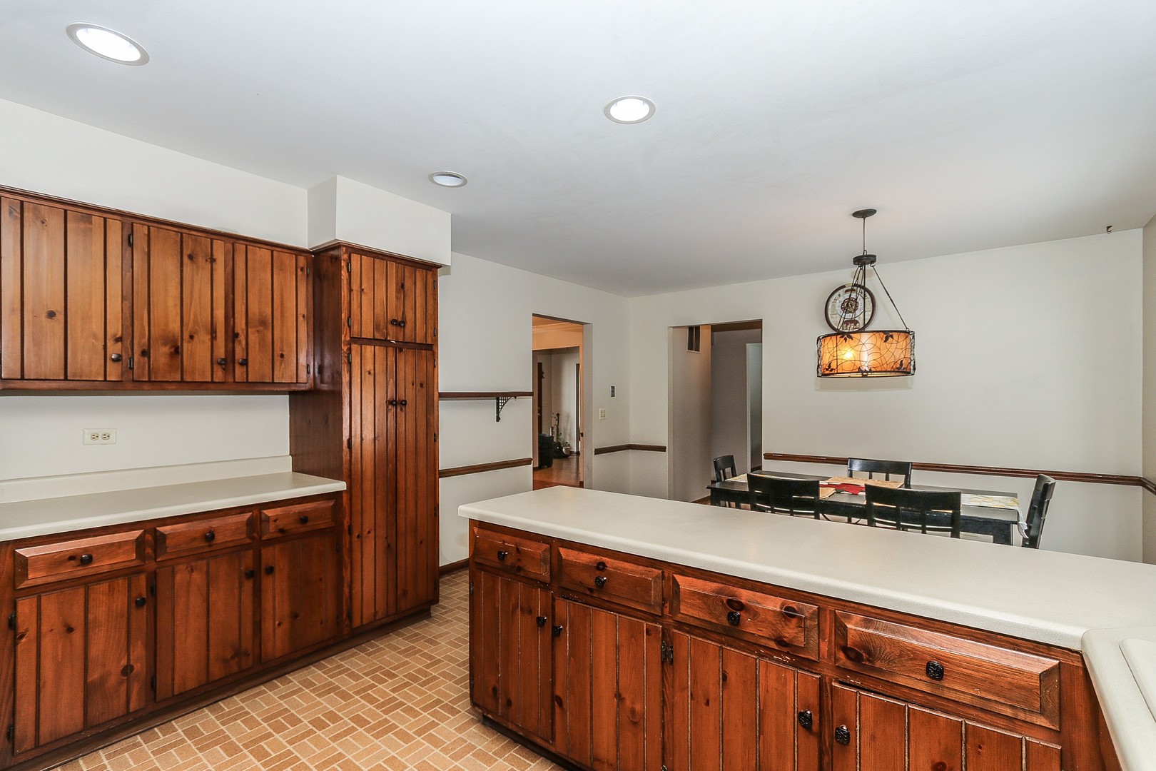 2856 Sun Valley Road Lisle, IL 60532 - Photo 11 of 32