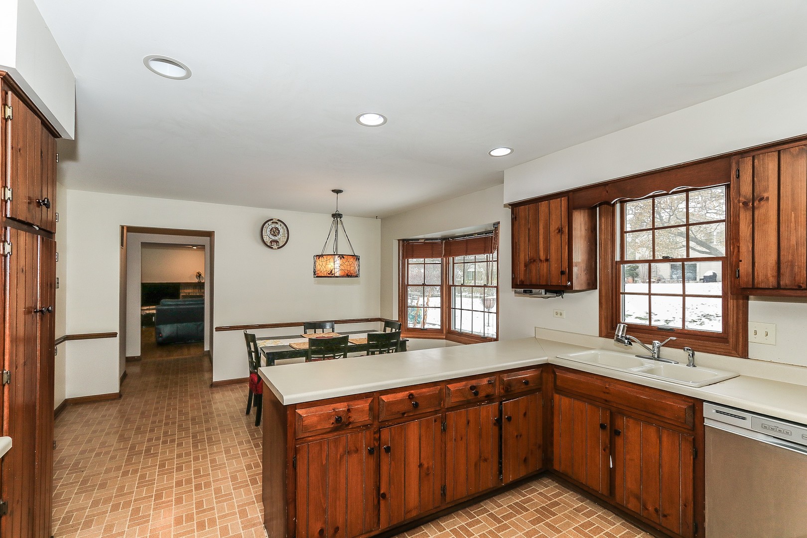2856 Sun Valley Road Lisle, IL 60532 - Photo 12 of 32