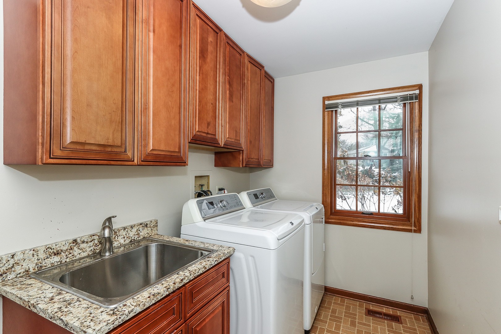 2856 Sun Valley Road Lisle, IL 60532 - Photo 19 of 32