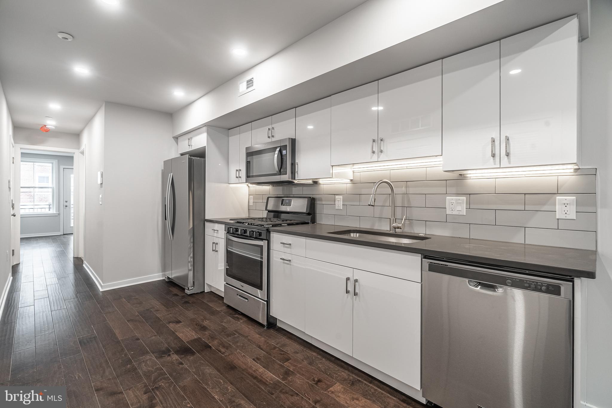 752 South 8th Street, Unit 2 Philadelphia, PA 19147 - Photo 4 of 13