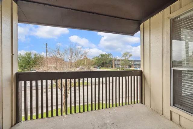 $1,200 | 1500 Bay Area Boulevard, Unit 422, Houston, TX 77058