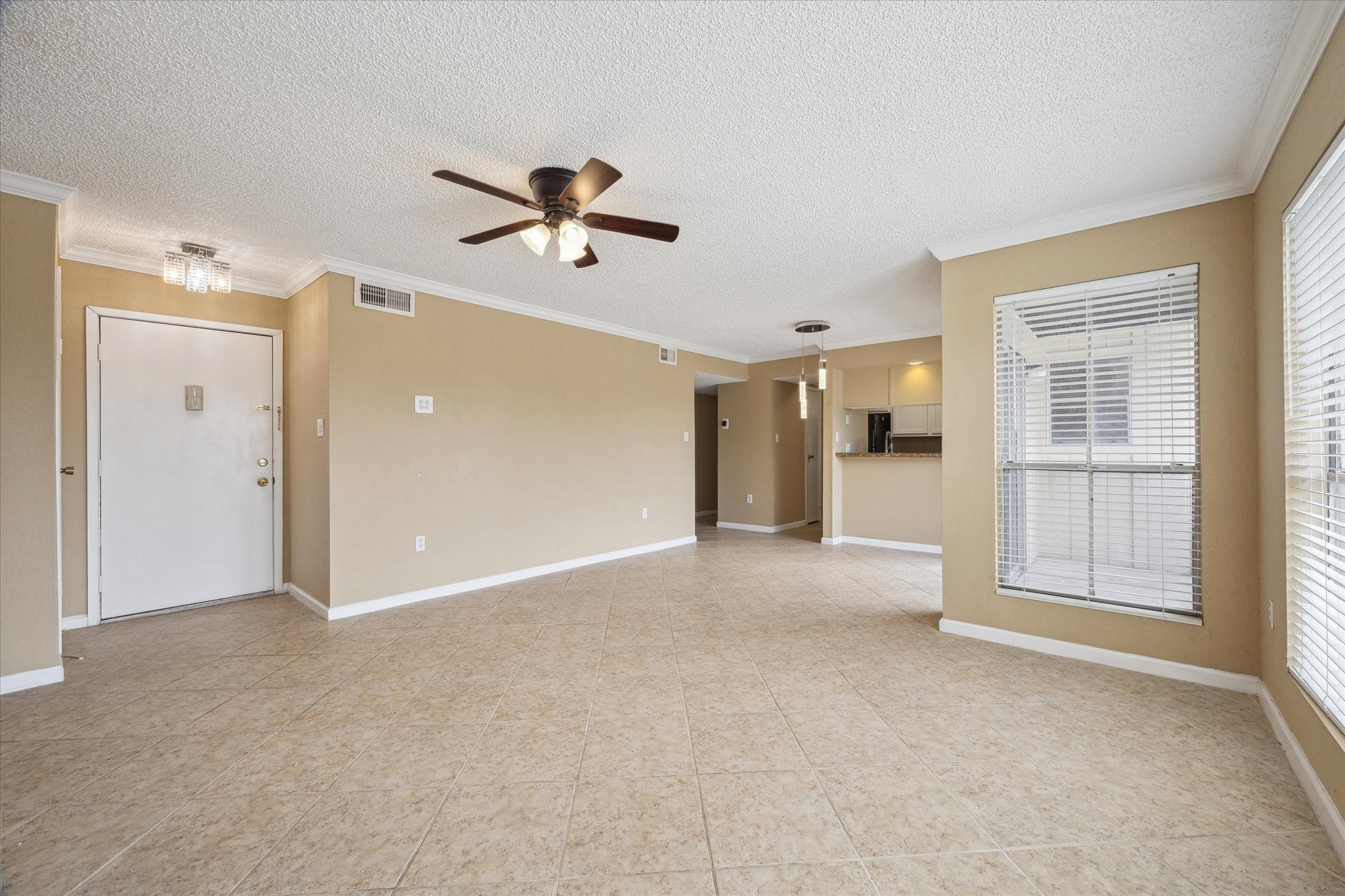 1500 Bay Area Boulevard, Unit 422 Houston, TX 77058 - Photo 2 of 14 a view of empty room with windows