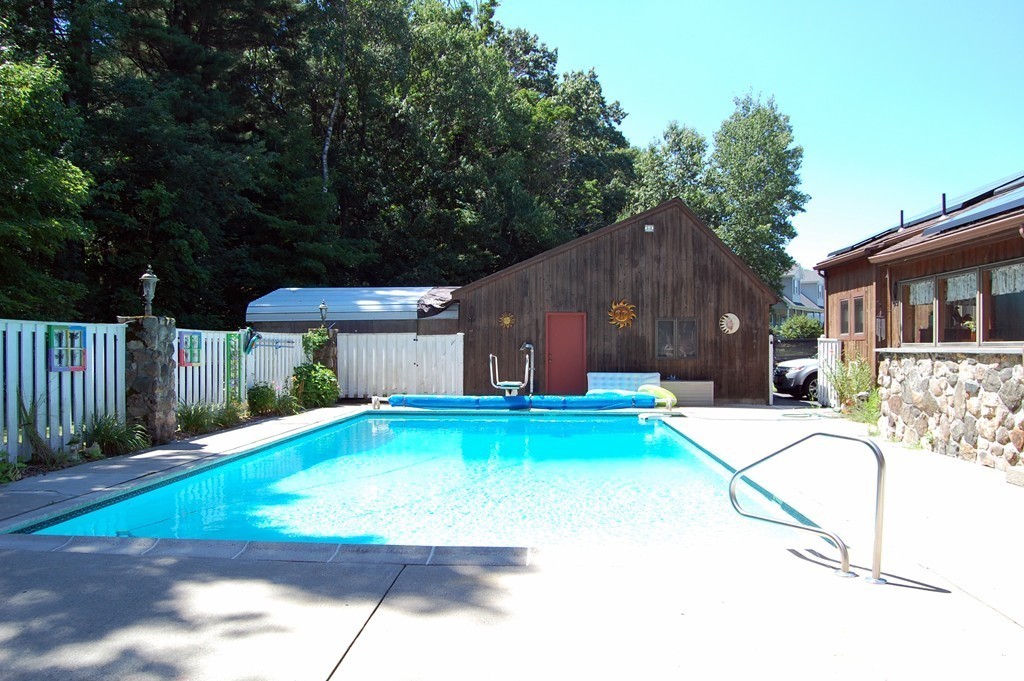 84 Cardinal Circle Ludlow, MA 01056 - Photo 8 of 30 Gallery Image 8