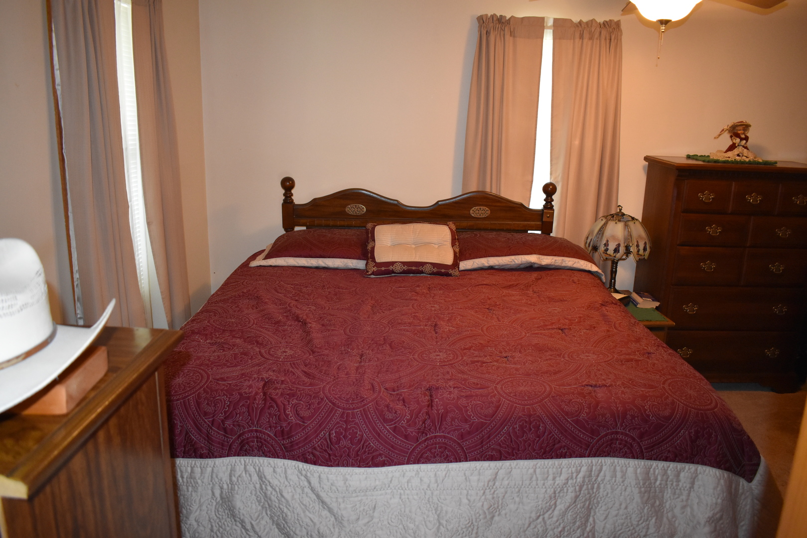 9898 East 1200 N Road Chenoa, IL 61726 - Photo 5 of 50 a bedroom with a bed and a dresser