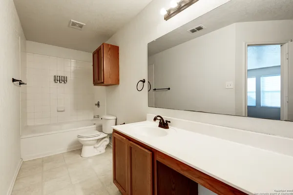 $1,595 | 7927 Horse Hollow, San Antonio, TX 78244