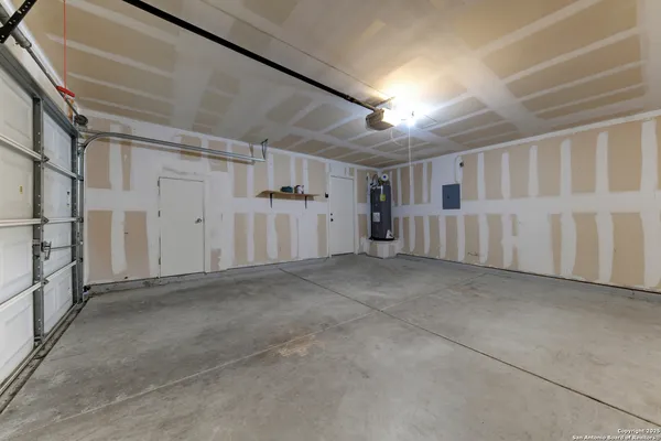 $1,595 | 7927 Horse Hollow, San Antonio, TX 78244