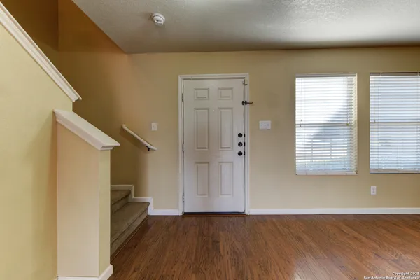 $1,595 | 7927 Horse Hollow, San Antonio, TX 78244