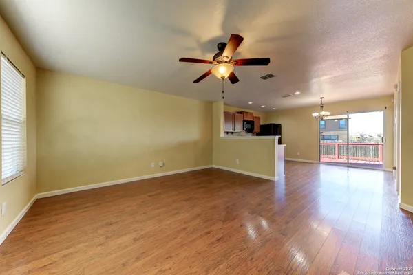 $1,595 | 7927 Horse Hollow, San Antonio, TX 78244