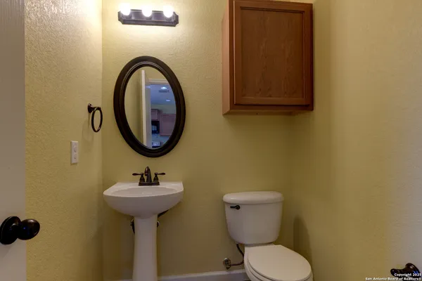 $1,595 | 7927 Horse Hollow, San Antonio, TX 78244