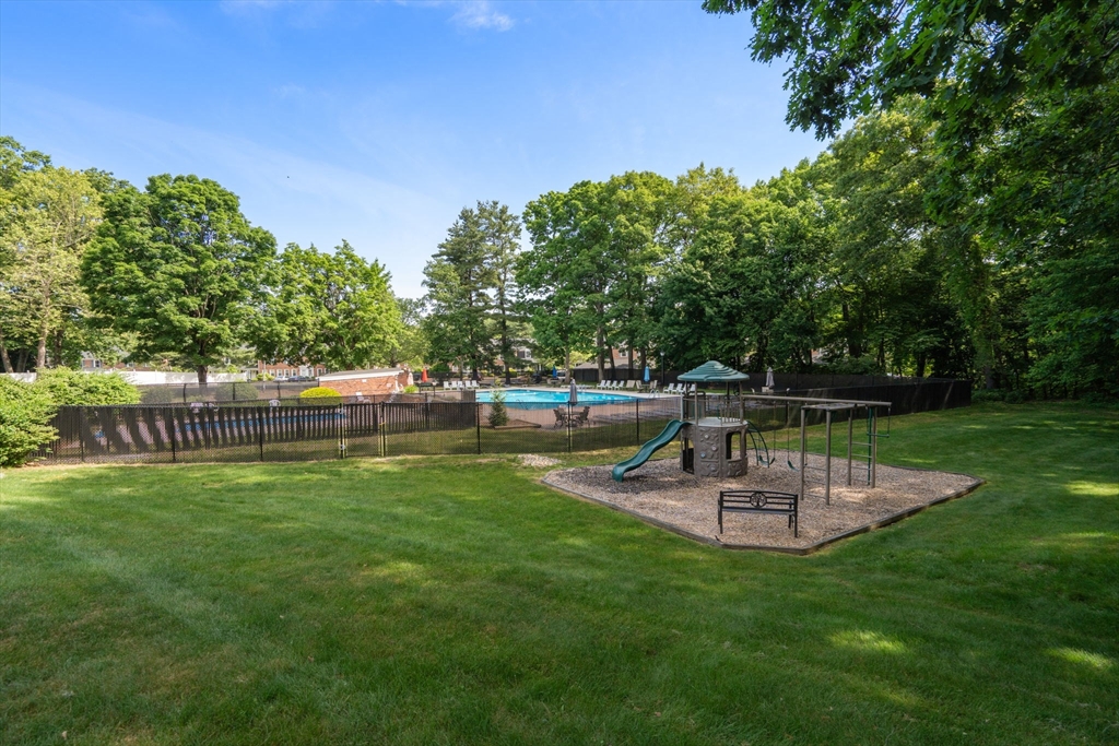 40 Yorktown Drive, Unit D Springfield, MA 01108 - Photo 23 of 27