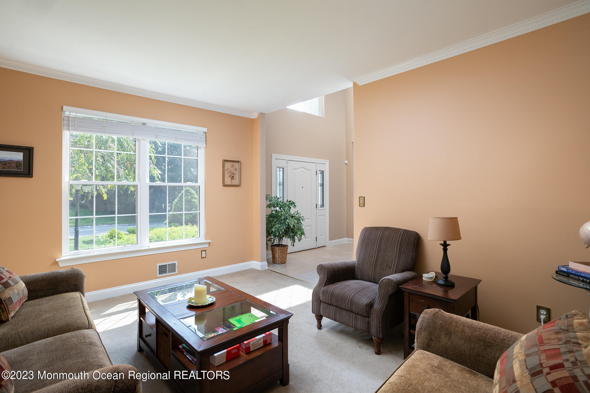 68 Erin Drive Jackson, NJ 08527 - Photo 4 of 40 a living room with furniture and a window