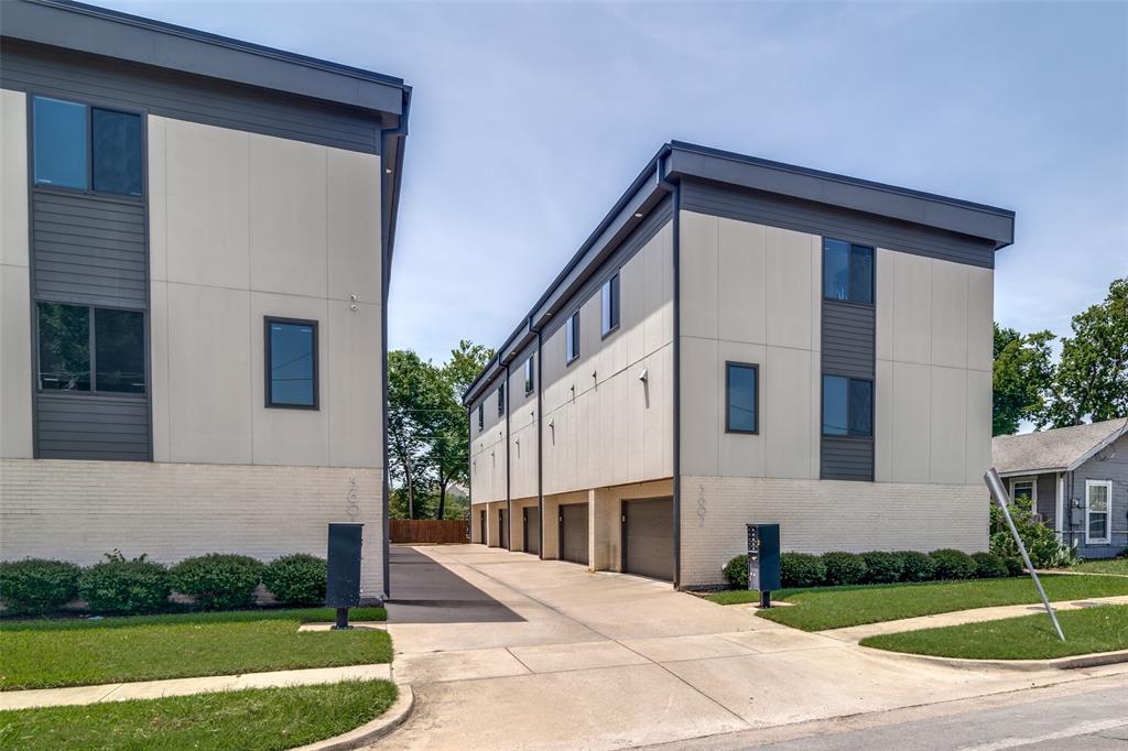 5602 Lindell Avenue, Unit B Dallas, TX 75206 - Photo 2 of 29 a front view of a house with a garden