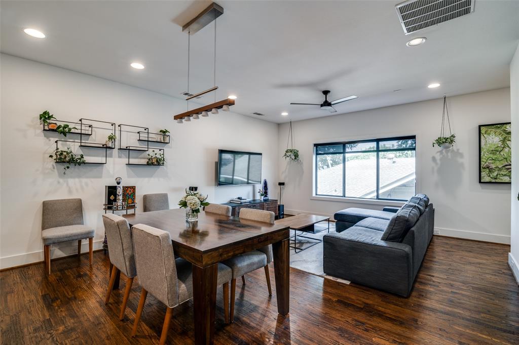 5602 Lindell Avenue, Unit B Dallas, TX 75206 - Photo 6 of 29 a living room with furniture and a wooden floor