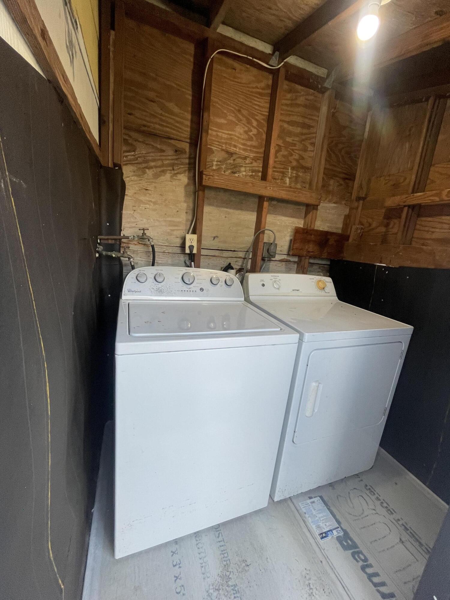 908 West 5th Street Riviera Beach, FL 33404 - Photo 13 of 40 RIght Storage Room