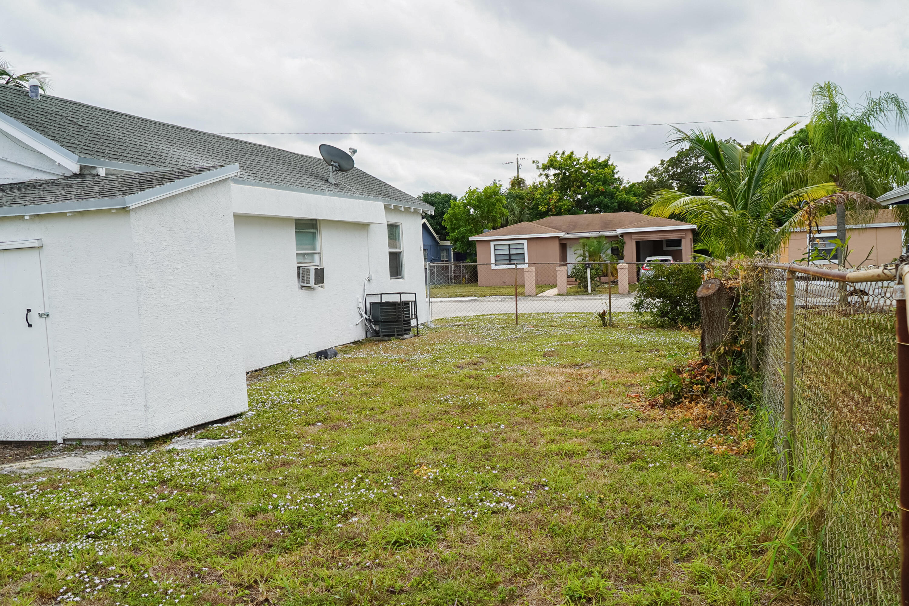908 West 5th Street Riviera Beach, FL 33404 - Photo 20 of 40 DSC01583-2