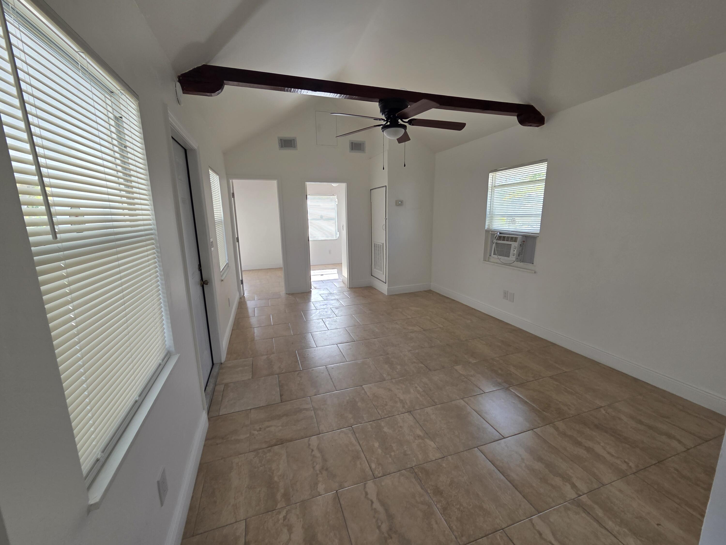 908 West 5th Street Riviera Beach, FL 33404 - Photo 21 of 40 Main Living area