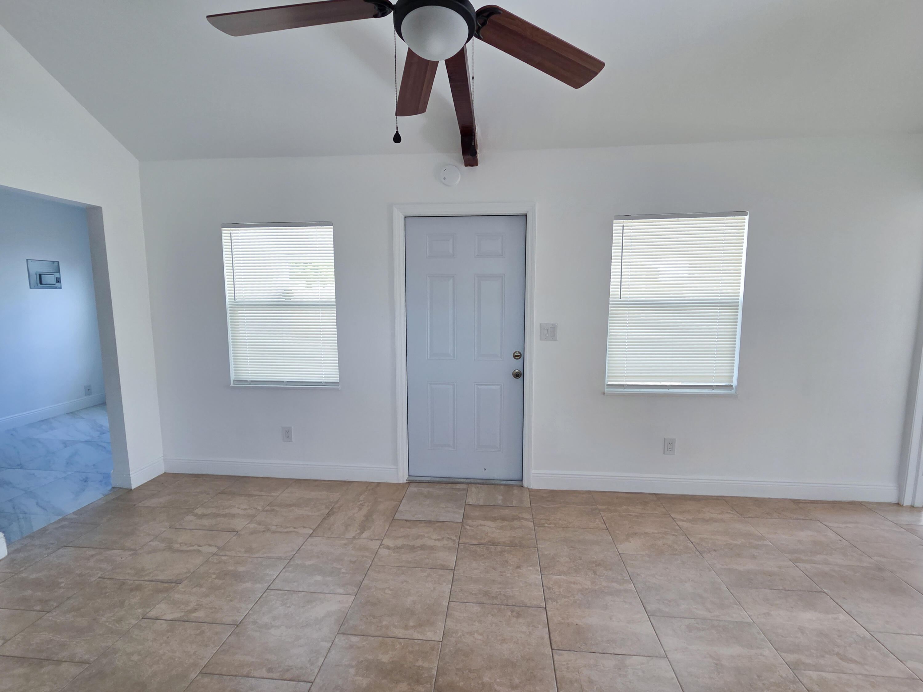908 West 5th Street Riviera Beach, FL 33404 - Photo 23 of 40 20251128_125638-2